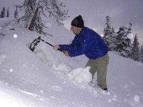 Komperdell Avalanche Carbon Shovel REVIEW - 7