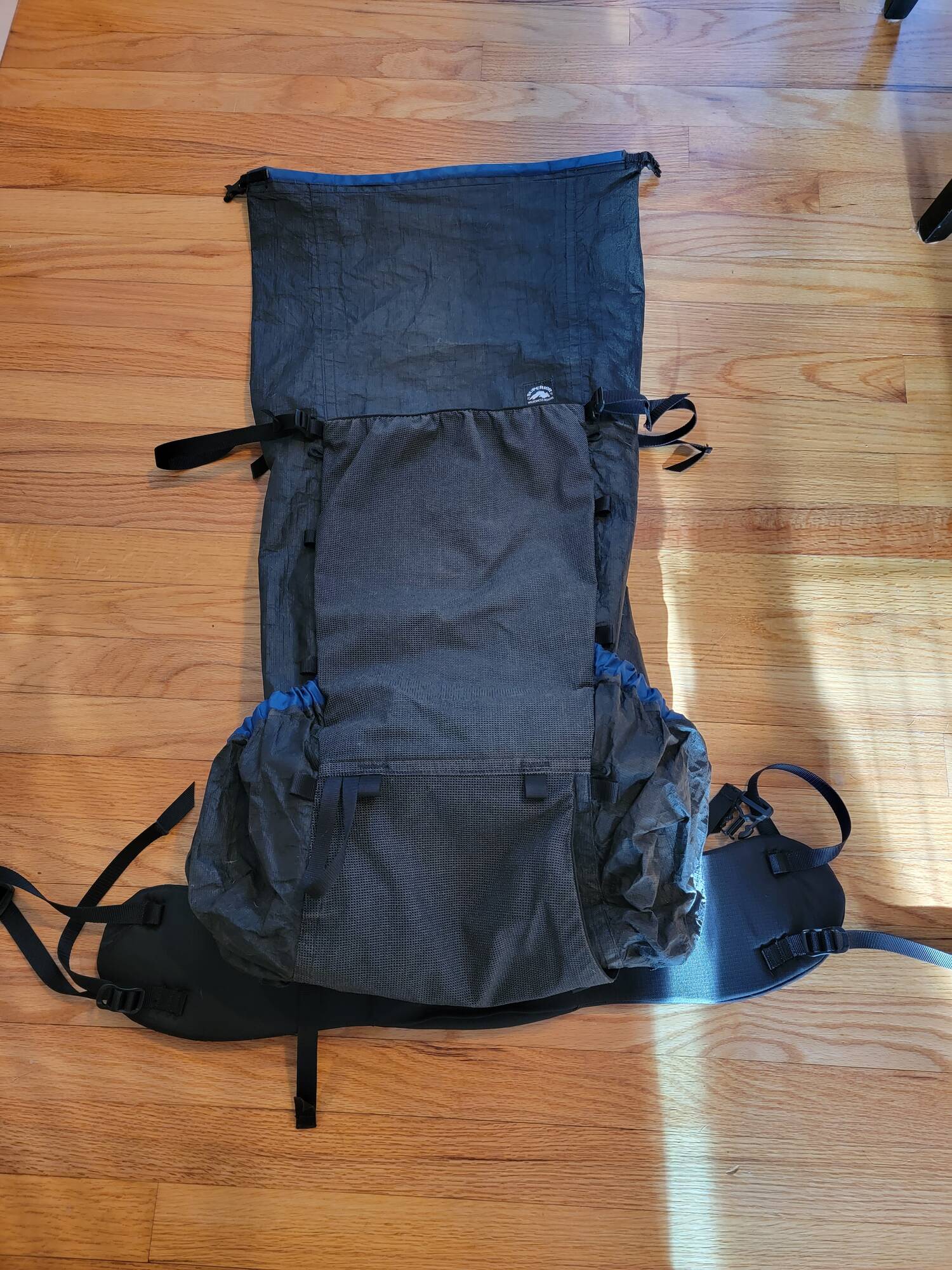 (SOLD) Custom Superior wilderness Designs Movement 40l size large ...