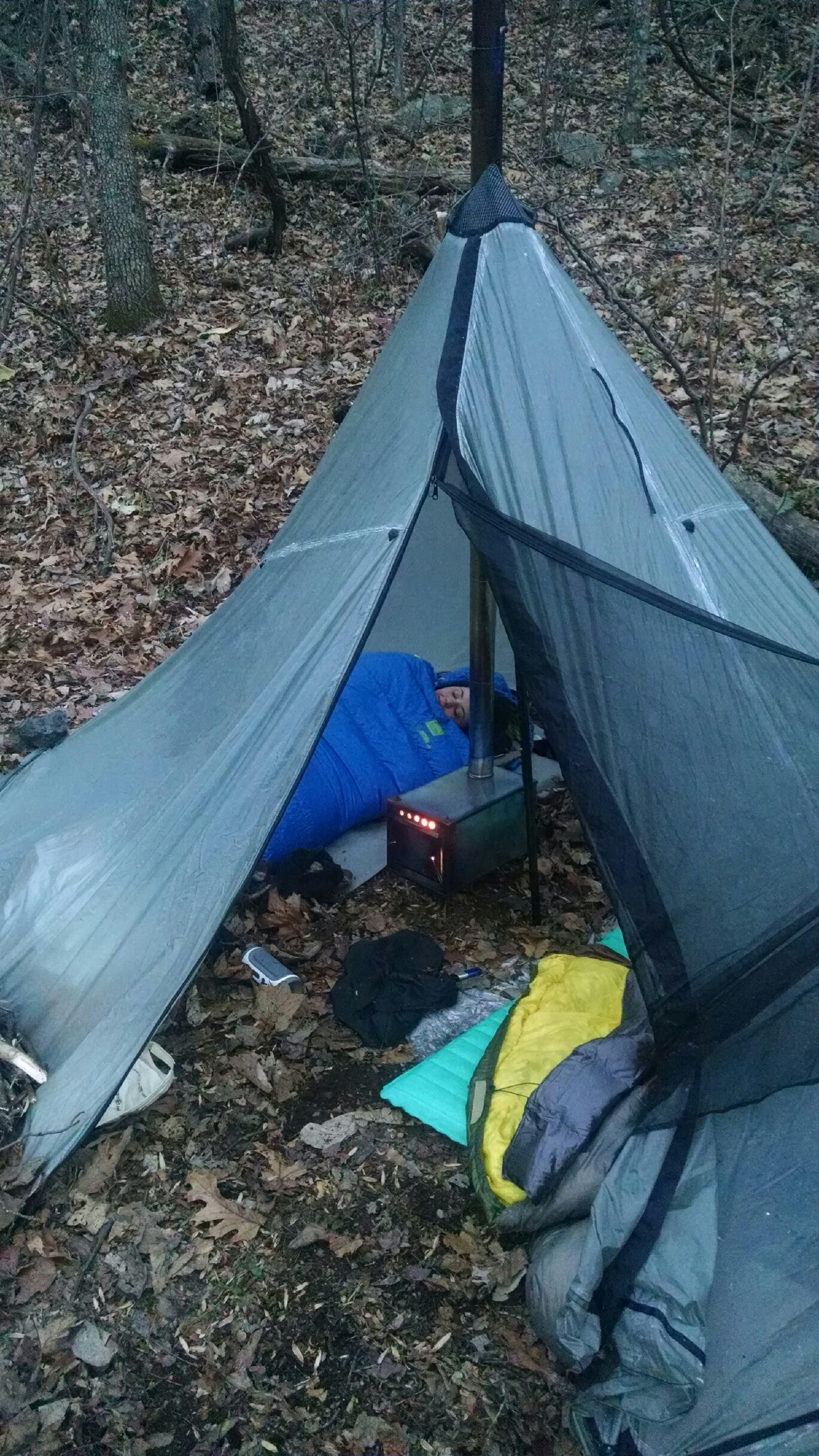 FS Seek Outside 2 to 3 person Tipi Tent with stove jack 