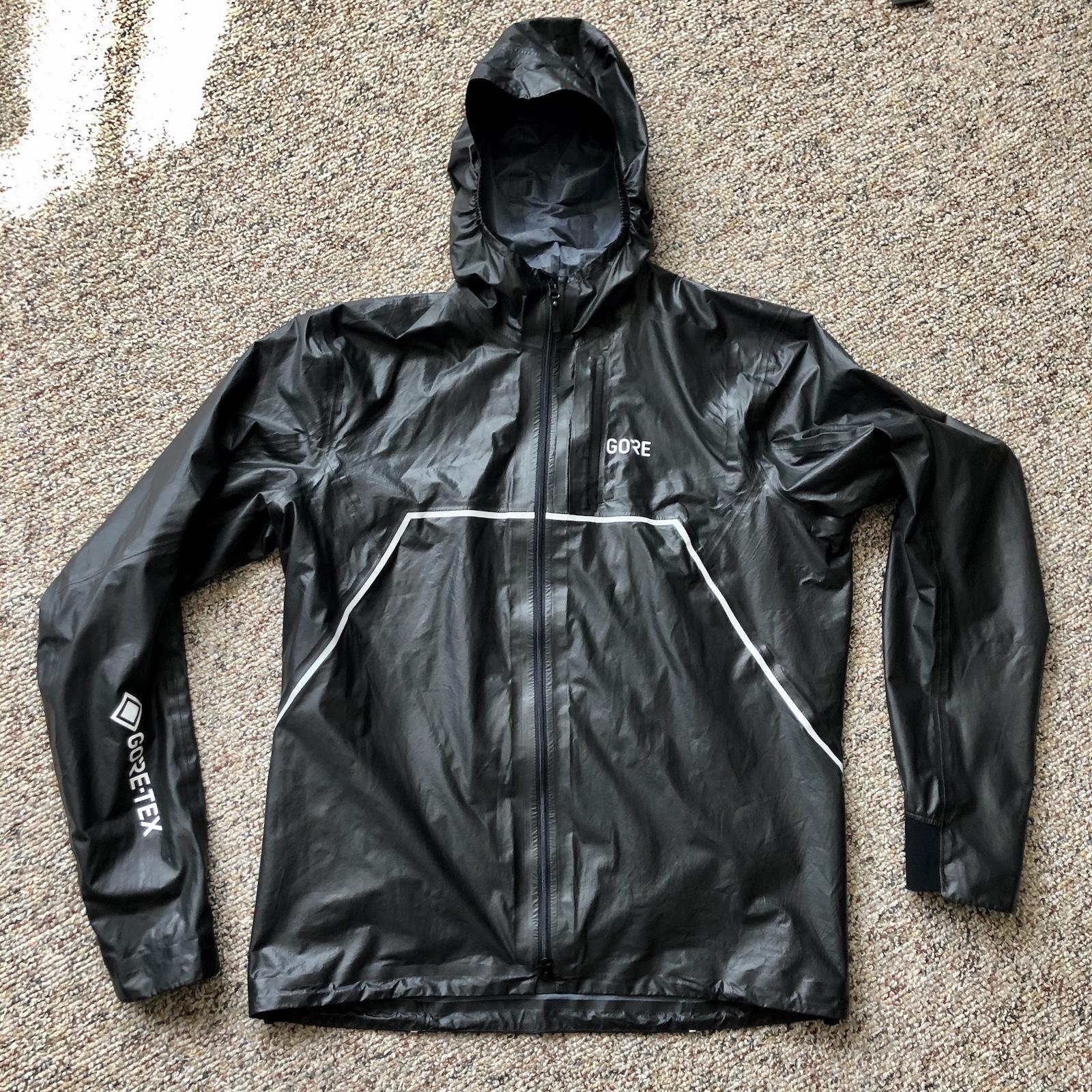 FS: GORE WEAR R7 GORE-TEX SHAKEDRY Trail Hooded Jacket, size XL 