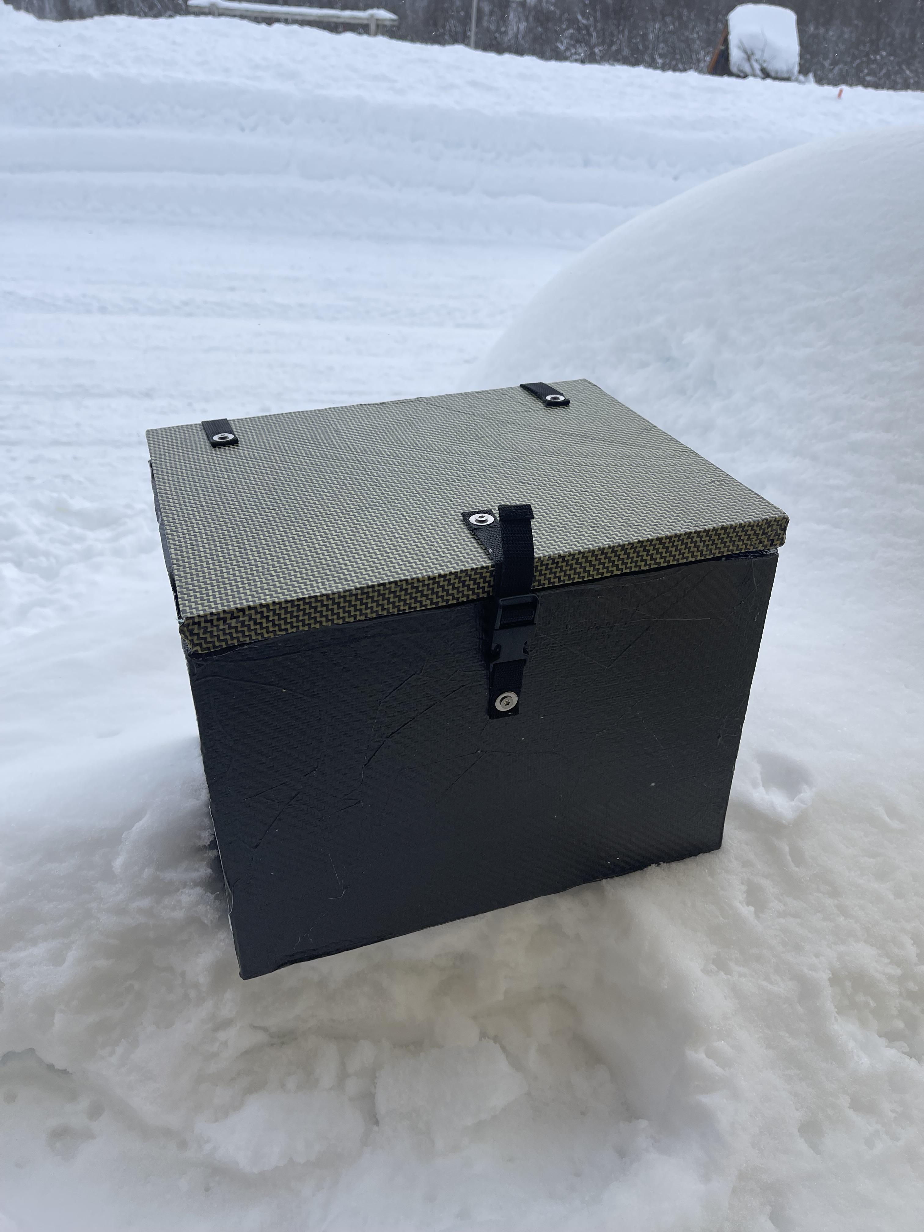 Carbon/kevlar cooler