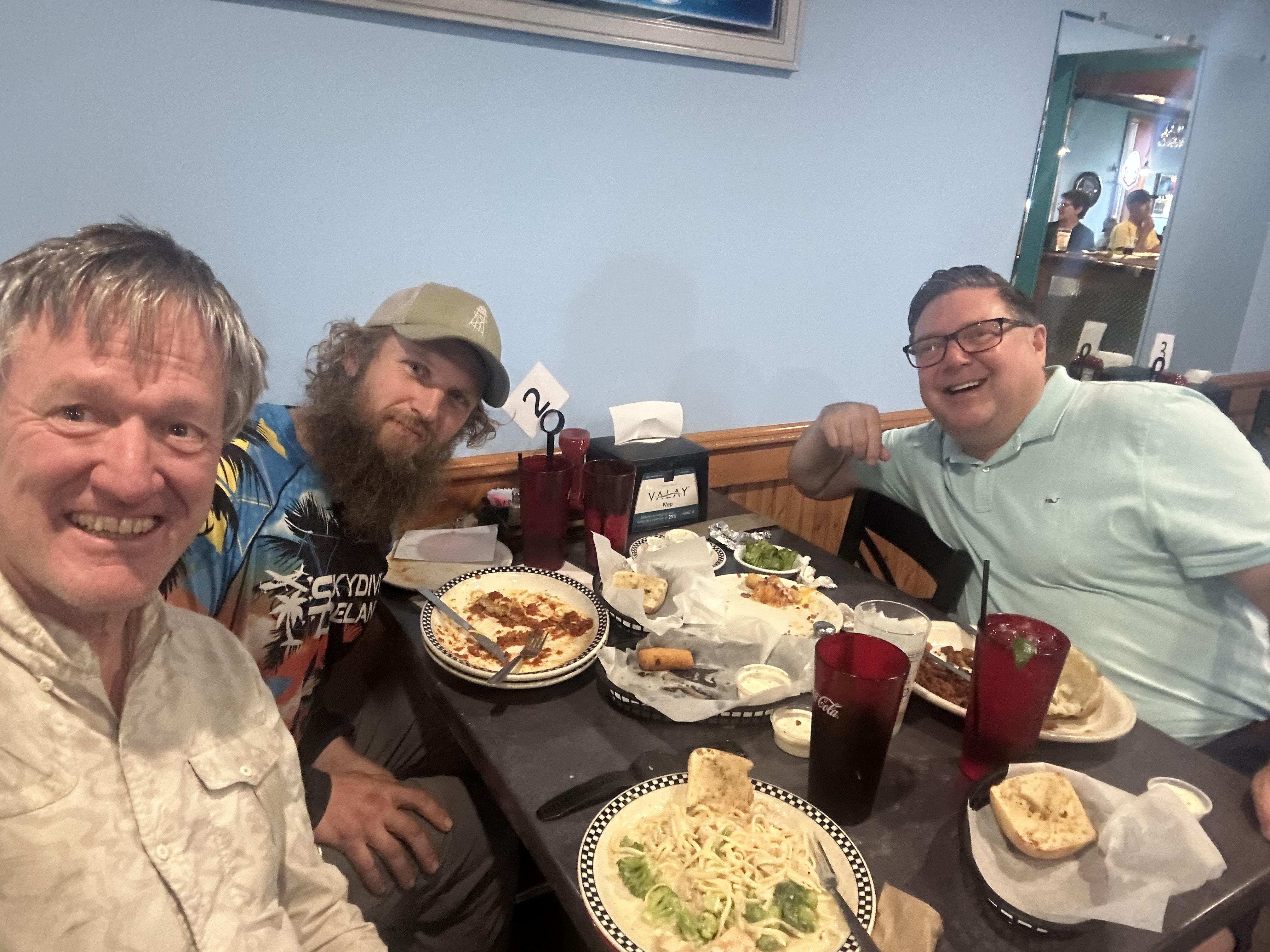 Starving hikers fed by Ke in